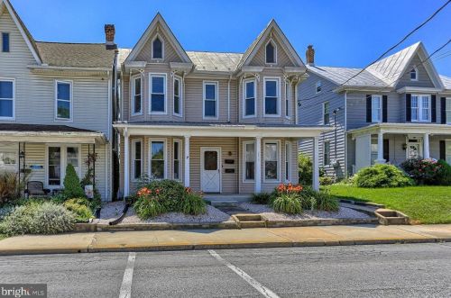 230 Orange St, Lees Cross Roads, PA 17257-2006