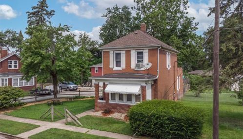306 6th St, Hobart, IN 46342-5136