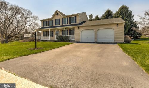 4 Mccleary Ct, Shrewsbury, PA 17361-1255