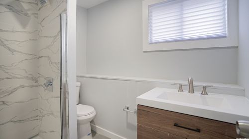 17 16 St, Deer Park NY  11729-4909 exterior