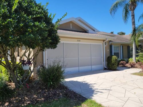 2140 Grantham Greens Dr, Ruskin, FL 33573-7216