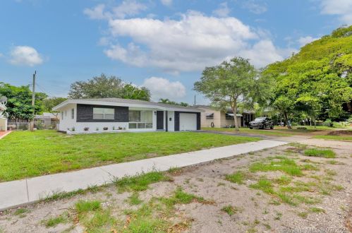2220 56th Ave, Hollywood, FL 33021-3305