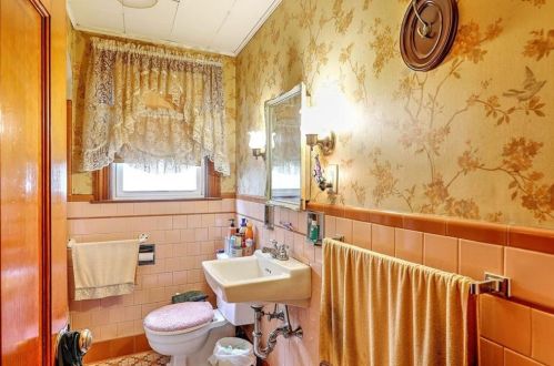 145 Urban Ave, North Providence RI  02904-4930 exterior