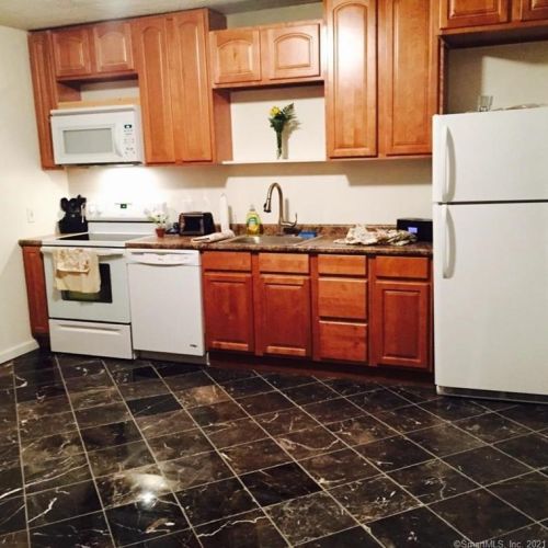 93 Church St, North Sterling, CT 06377-2011