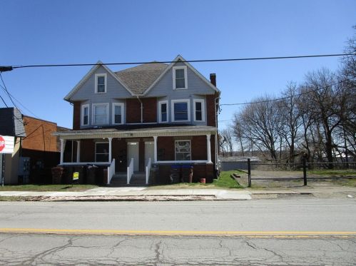 621 Irvine Ave, Hermitage, PA 16146-5501