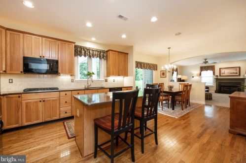 1217 Indian Trl Dr, Downingtown PA  19335-5606 exterior