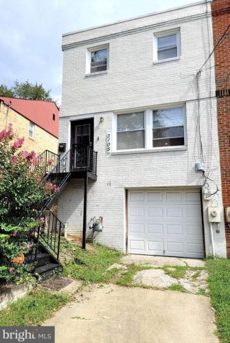 3105 18th St, Washington, DC 20018-2415