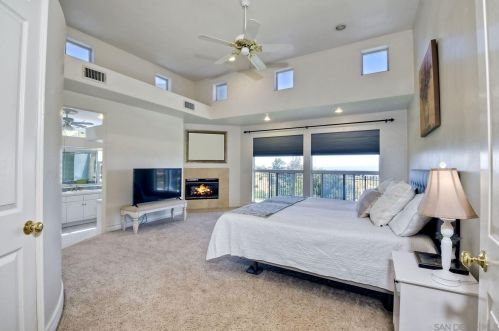 37550 Avenida Bravura, Temecula CA  92592-9054 exterior