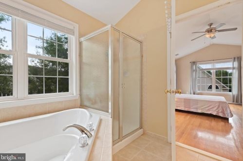 15843 Fourmile Creek Ct, Haymarket VA  20169-5427 exterior