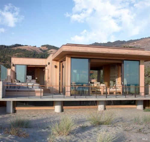 134 Seadrift Rd, Stinson Beach, CA