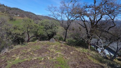 7820 Lakeside Dr, Ukiah CA  95482-9425 exterior