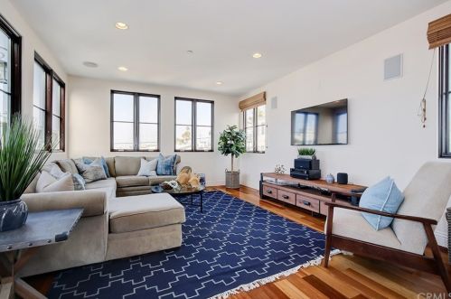 320 33rd Pl, Manhattan Beach CA  90266-3820 exterior