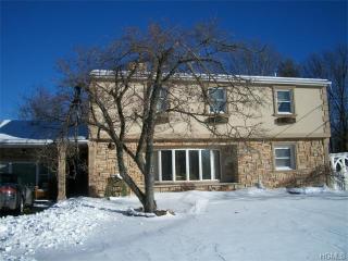 52 Fairmont Rd, Mahopac, NY 10541-3633
