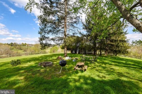 20209 St Louis Rd, Purcellville VA  20132-4905 exterior