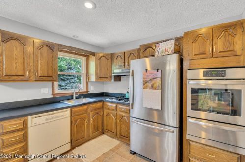 34 Wyoming Dr, Jackson Twp NJ  08527-1544 exterior