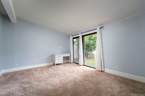 27546 Jasper Way, Santa Clarita CA  91384-3162 exterior