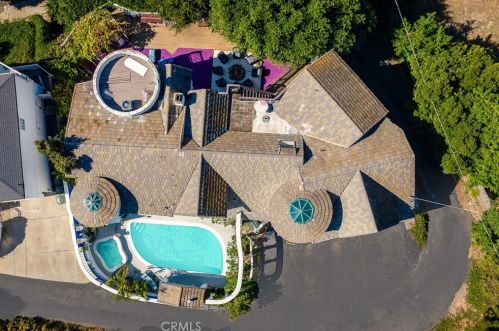 915 Highland Dr, Solana Beach, CA 92075-2415