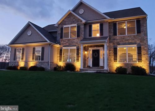 95 Stone Run Dr, Navy Sup Dpt, PA 17050-7809