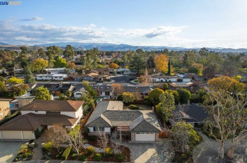 2287 Sherry Ct, Livermore, CA 94550-5727