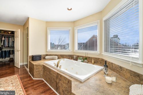 329 Mdw Dr, Navy Sup Dpt PA 17055-5187 exterior