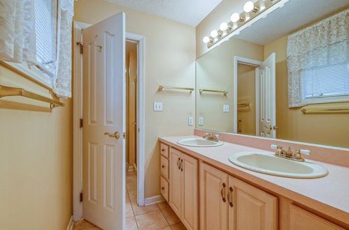 2028 Fortune Ct, Bridgeville PA  15017-3529 exterior