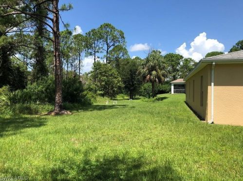 4733 30th St, Lehigh Acres, FL 33973-6154