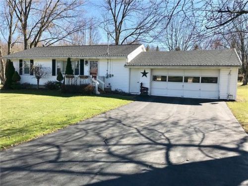 5750 Daniel Dr, Hermitage, PA 16148-9315
