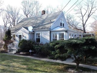 41 Larson Ave, Cheshire CT  06410-1019 exterior