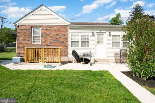 7 2nd St, Highspire PA  17034-1001 exterior