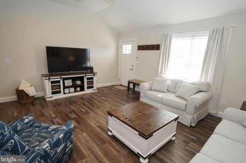 2 Highland Dr, Seaford DE  19973-4827 exterior