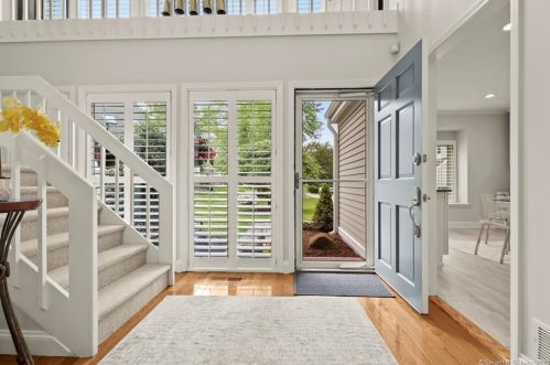 34 Barnes Rd, Stamford, CT 06902-1240