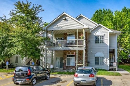 2523 Patricia Dr, Des Moines, IA 50322-5275