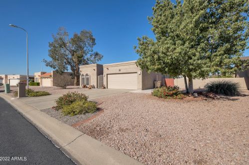 9502 Lawndale Pl, Chandler, AZ 85248-6524