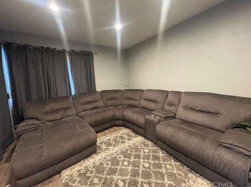 2530 Fremontia Dr, San Bernardino CA  92404-3941 exterior