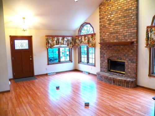 4226 Ray St, Manitowoc, WI 54220-4729