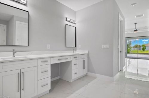 613 11th Ct, Cape Coral, FL 33991-0021