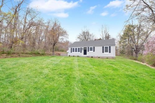 124 Park Dr, Kensington CT  06037-3815 exterior