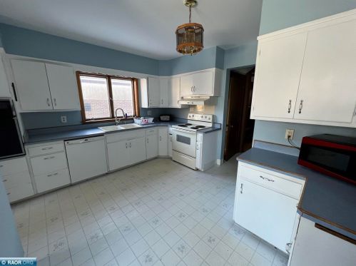 2109 4th Ave, Hibbing MN  55746-1517 exterior