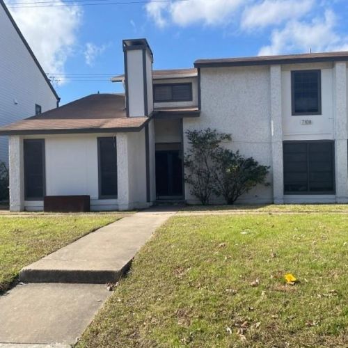 7108 Creekside Dr, Austin TX  78752-2169 exterior