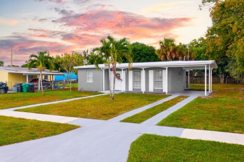 110 El Sito Ct, Fort Pierce, FL 34983-8418