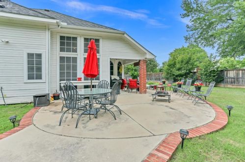 5352 Warm Springs Trl, Fort Worth TX  76137-3922 exterior