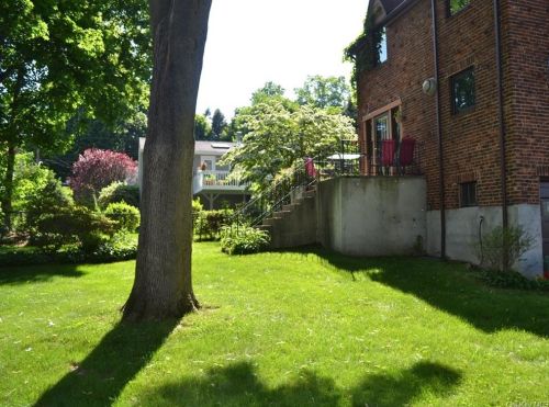 589 Ridgeway, White Plains NY  10605-4316 exterior