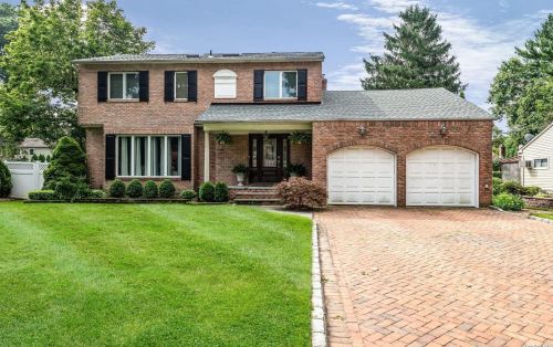 92 Ayers Rd, Matinecock, NY 11560-2306