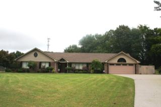 2218 Navajo Cir, Dyersburg, TN 38024-1851