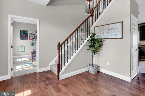 7 Dogwood Ter, Siddonsburg PA  17019-8733 exterior
