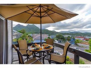 1557 Kanapuu Dr, Kailua, HI 96734-4180