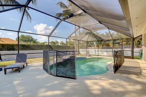 3202 Seaboard Ave, Palm City FL  34990-3107 exterior