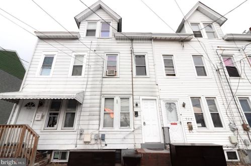 922 Liberty St, Trenton, NJ 08611-1104