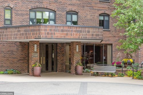 1235 Yale Pl, Minneapolis MN 55403-1949 exterior