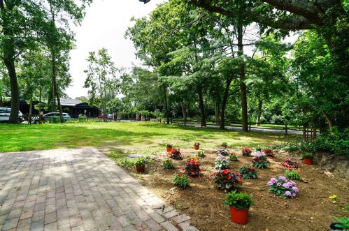 19 Quality St, Oakdale NY  11769-2427 exterior